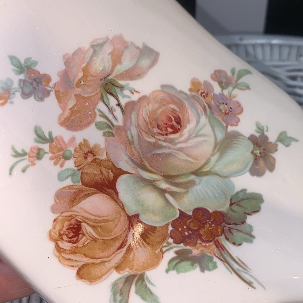 Vintage 1982 80s Retro Swan Figurine with Floral Design Soap Dish / Shelf Decor - Picture 8 of 17